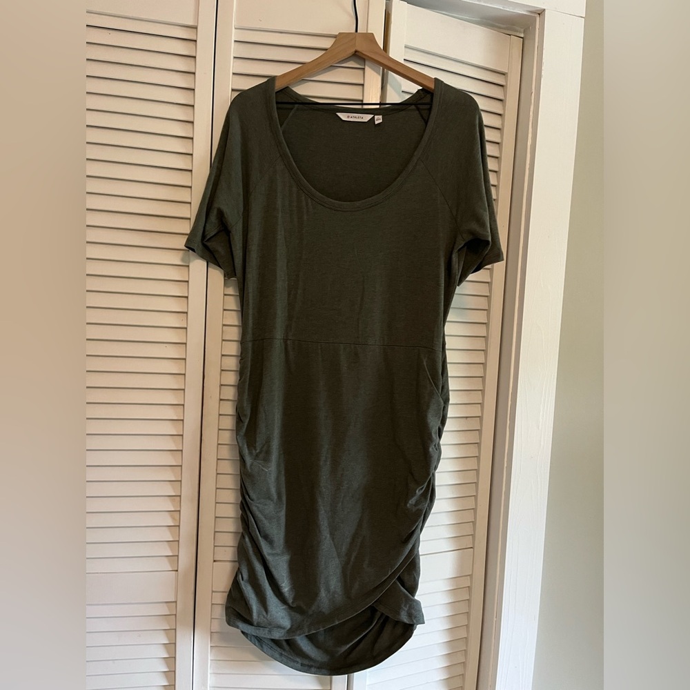 Athleta Green Ruched Short Sleeve Midi Dress